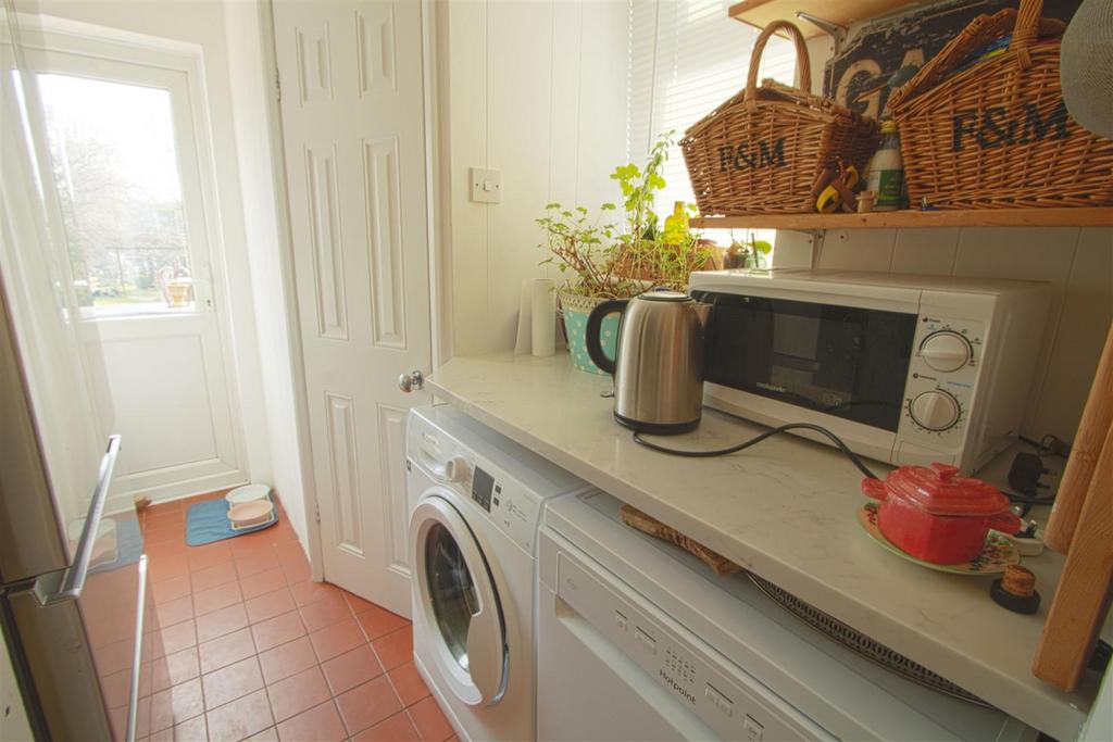 UTILITY ROOM .jpg