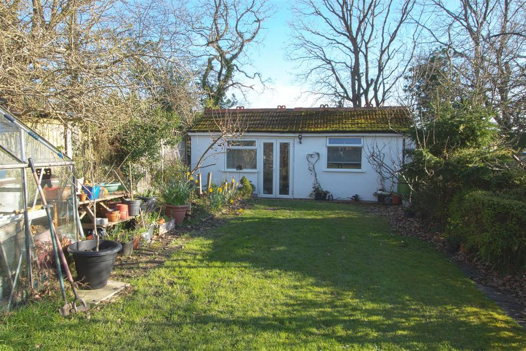GARDEN ROOM 1.jpg