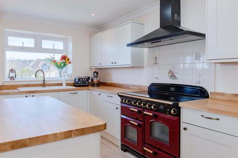 2 bedroom detached bungalow for sale, Shepherds Mead, Worthing