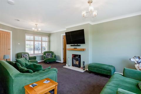 2 bedroom detached bungalow for sale, Shepherds Mead, Worthing