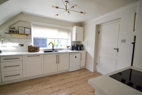 3 bedroom semi-detached house for sale, Abbott Crescent, Farnsfield, Newark