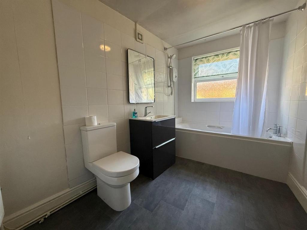 Ground floor bathroom