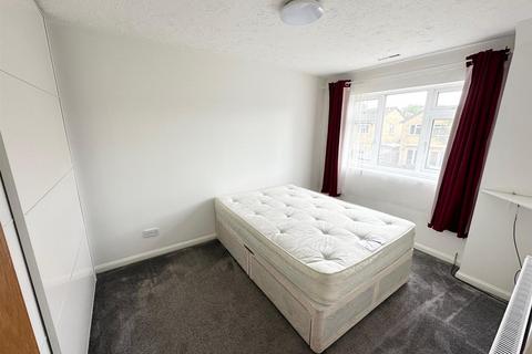 3 bedroom terraced house to rent, Ratcliffe Close, Uxbridge
