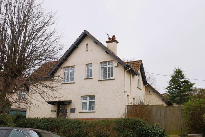West Cliff Road, DAWLISH 4 bed detached house £1,500 pcm (£346 pw)