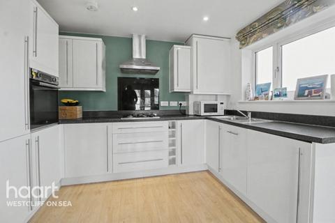 2 bedroom apartment for sale, Pavilion Drive, LEIGH-ON-SEA