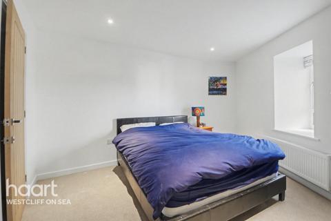 2 bedroom apartment for sale, Pavilion Drive, LEIGH-ON-SEA