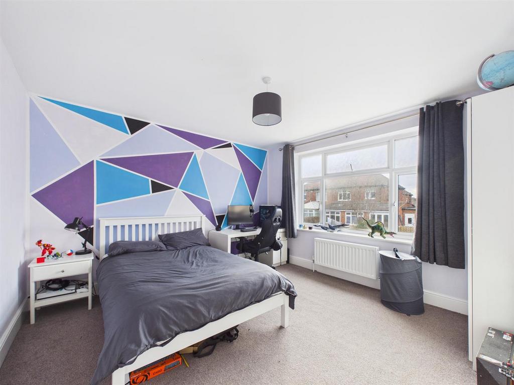 Bed 2.jpg