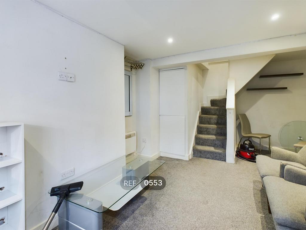 Kitchen &amp; Living area