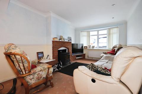 3 bedroom detached bungalow for sale, Gardeners Close, Kidderminster