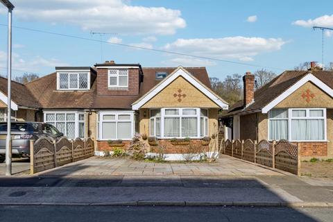 4 bedroom semi-detached bungalow to rent, Links Way, Croxley WD3