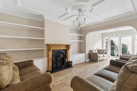 4 bedroom semi-detached bungalow to rent, Links Way, Croxley WD3