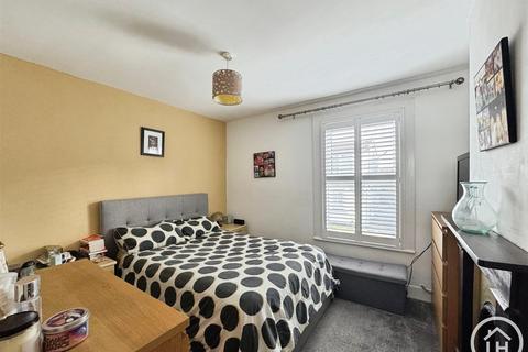 3 bedroom terraced house for sale, Station Road, Gillingham ME8