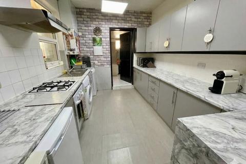 undefined, Ashton Road, Luton, Bedfordshire, LU1 3QQ