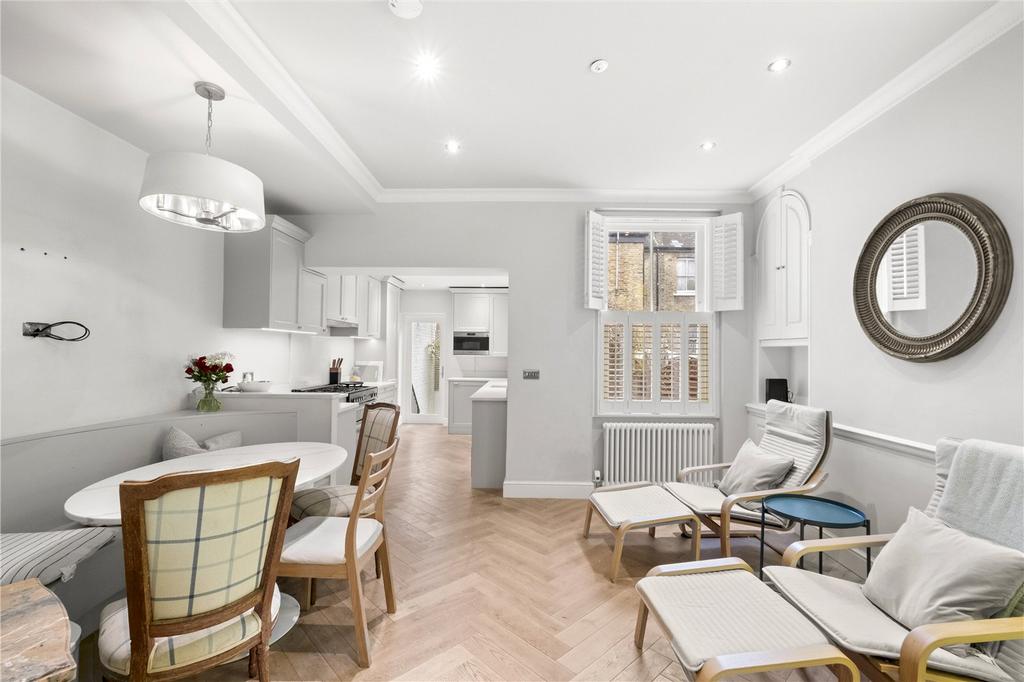 Kitchen / Dining