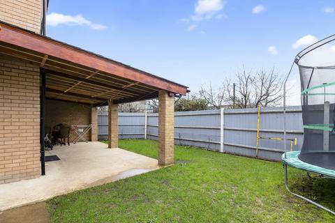 undefined, Rockfield drive, Luton, LU3