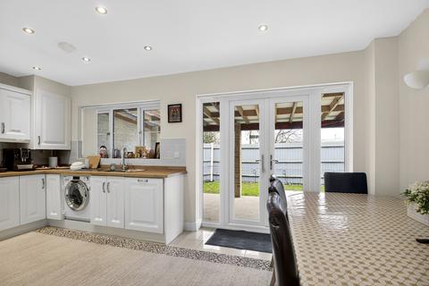 undefined, Rockfield drive, Luton, LU3
