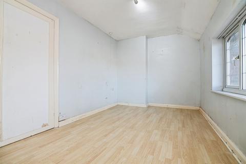 2 bedroom end of terrace house for sale, Chantry Avenue, Walsall