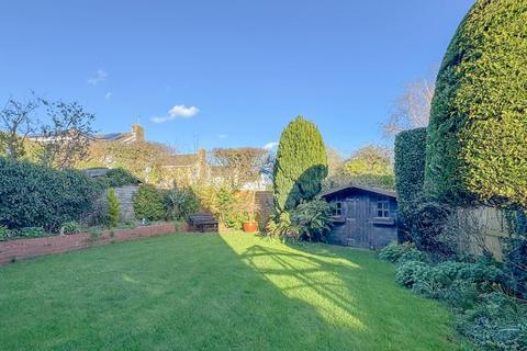 4 bedroom detached house for sale, Orchard Close, Alresford