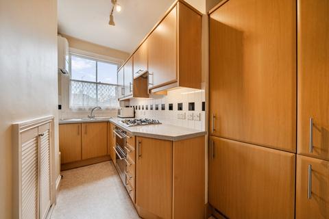 2 bedroom flat for sale, Tournay Road, London, SW6