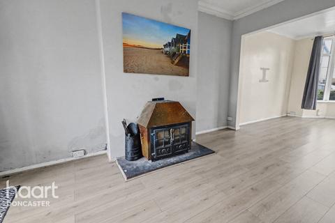 3 bedroom terraced house for sale, Station Road, Arksey, Doncaster