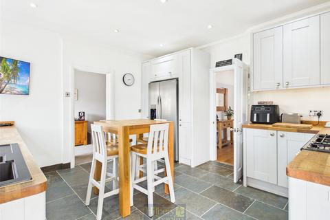 4 bedroom semi-detached house for sale, Goodwood Avenue, Hutton, Brentwood, Essex, CM13