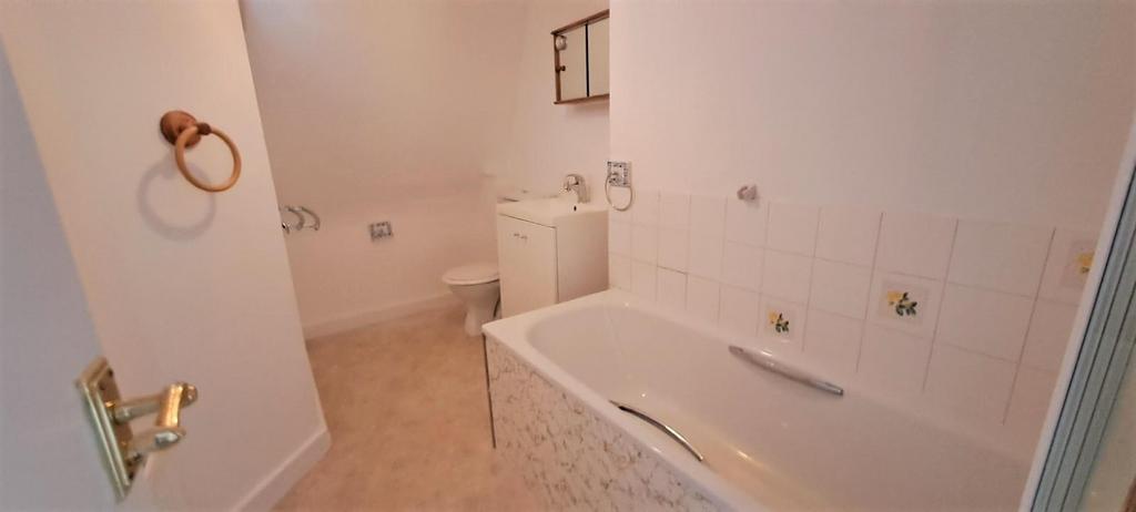 Bathroom.jpg
