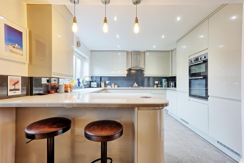 IMG 1630 1 2 easy HDR-interior3.jpg