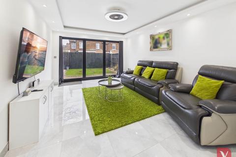 undefined, Compton Avenue, Luton LU4