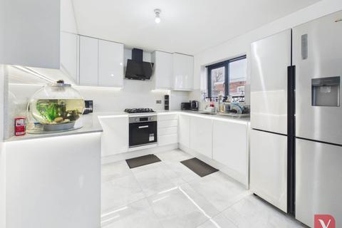 undefined, Compton Avenue, Luton LU4