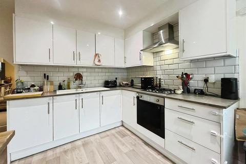 2 bedroom terraced house for sale, Badshot Lea Road, Farnham