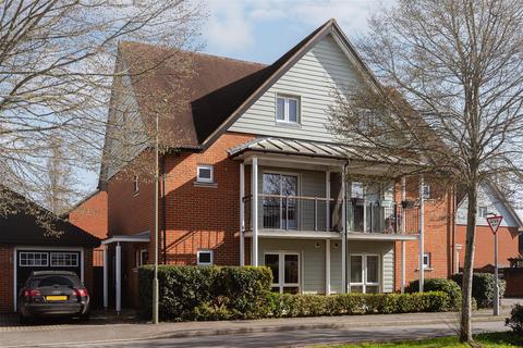 Holmesdale Avenue, Redhill