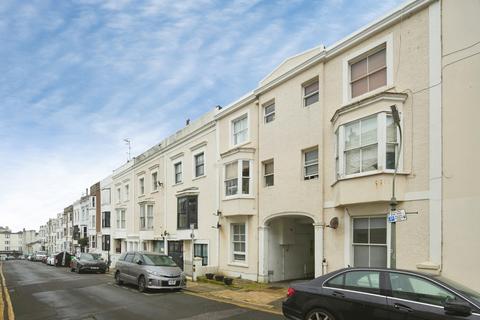 3 bedroom flat for sale, Farm Road, Hove, East Sussex, BN3