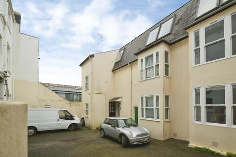 3 bedroom flat for sale, Farm Road, Hove, East Sussex, BN3