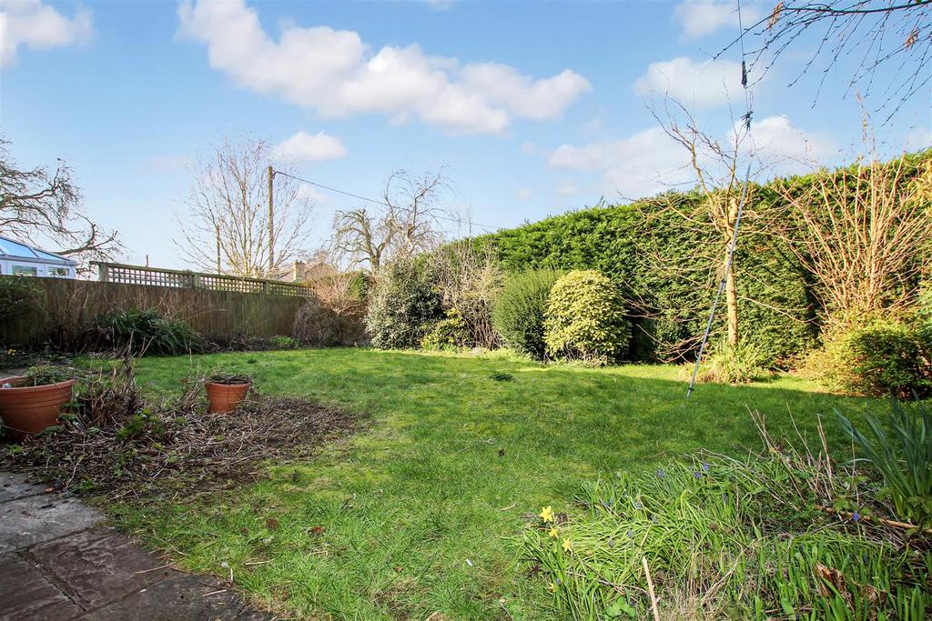 Rear Garden - b.JPG