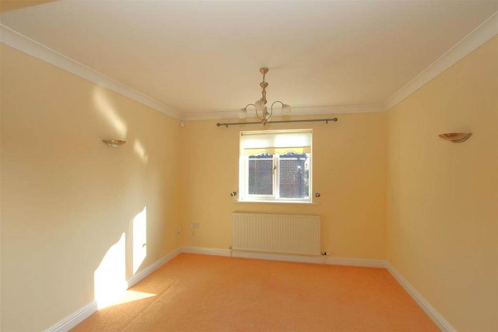 Dining Area.JPG