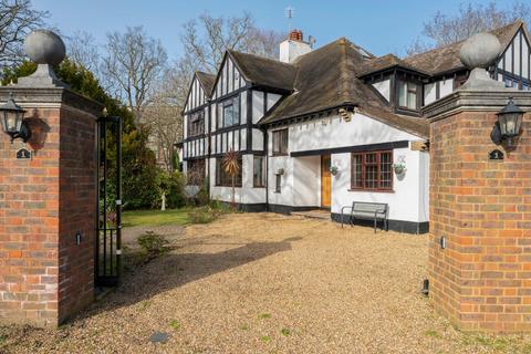 undefined, Ashley Park Crescent, Walton-on-Thames, KT12