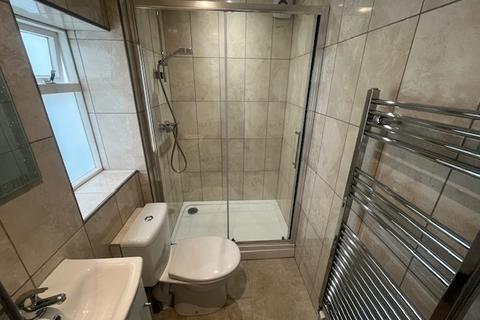 2 bedroom terraced house to rent, Albert Street, Cowes, Isle Of Wight, PO31