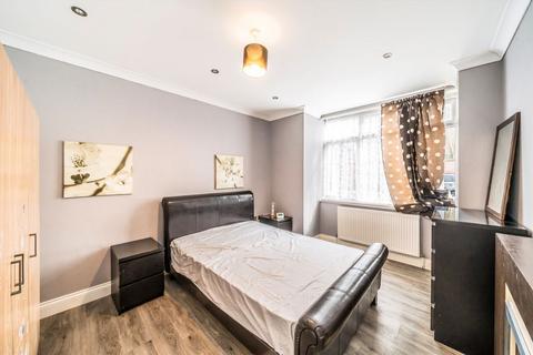 4 bedroom house to rent, Franklyn Road, London NW10
