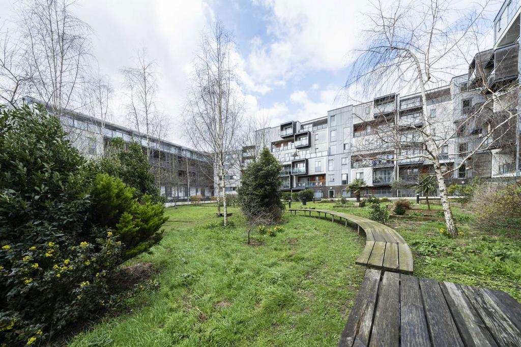 Apartment in London - More