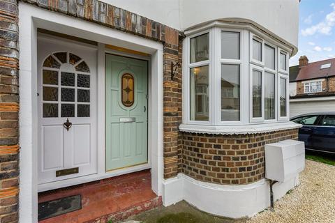 undefined, Hollywood Road, Chingford