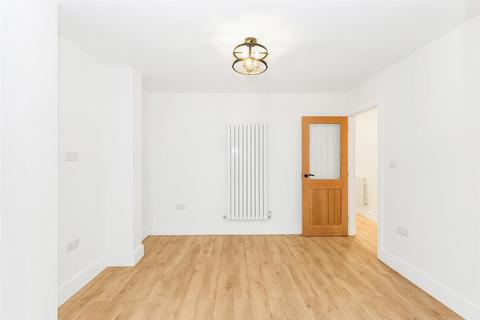 undefined, Hollywood Road, Chingford