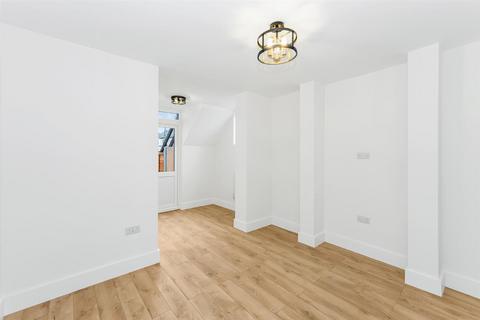 undefined, Hollywood Road, Chingford