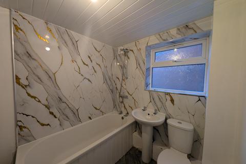 2 bedroom apartment to rent, Claremont South Avenue, Gateshead, NE8