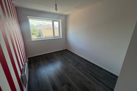 2 bedroom flat to rent, Liverpool Road, Liverpool, L37