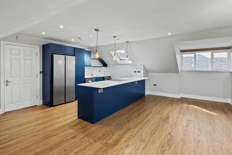 2 bedroom apartment for sale, London Road, Ascot