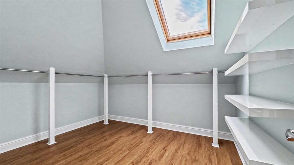 Walk In Wardrobe/Dressing Room