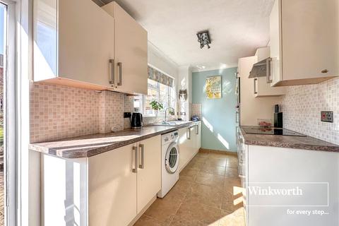 3 bedroom detached house for sale, Badger Way, Dorset BH31