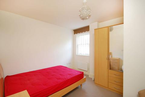 2 bedroom flat to rent, Denning Mews, Balham, London, SW12