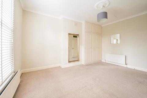 2 bedroom flat to rent, Elms Crescent, Abbeville Village, London, SW4