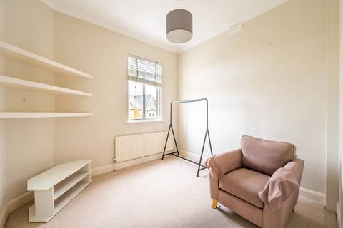 2 bedroom flat to rent, Elms Crescent, Abbeville Village, London, SW4